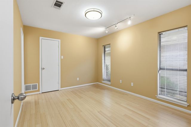 7211 Valley View Place, Dallas, TX 75240