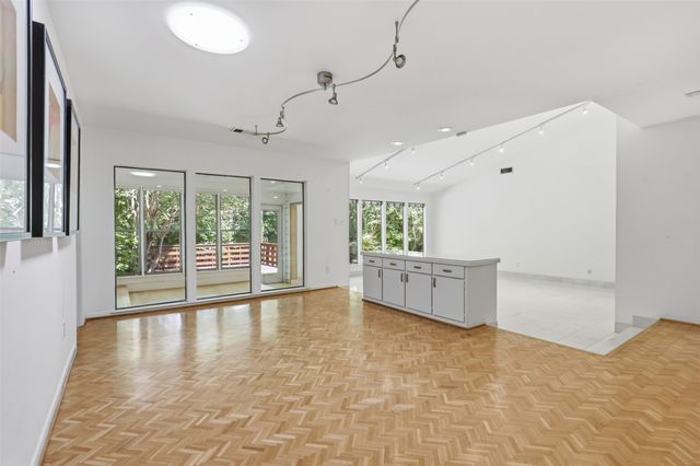 7211 Valley View Place, Dallas, TX 75240