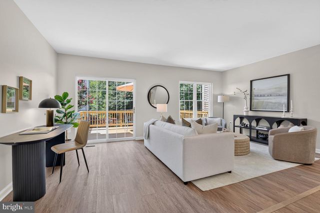 3926 COLLIS OAK CT, Fairfax, VA 22033
