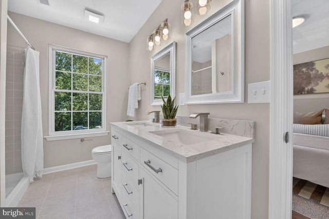 3926 COLLIS OAK CT, Fairfax, VA 22033