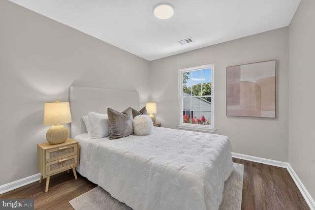 3926 COLLIS OAK CT, Fairfax, VA 22033