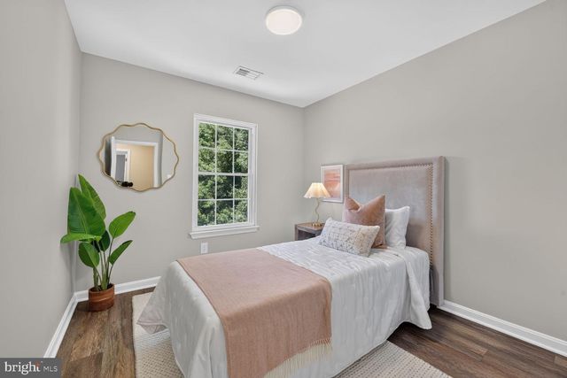 3926 COLLIS OAK CT, Fairfax, VA 22033