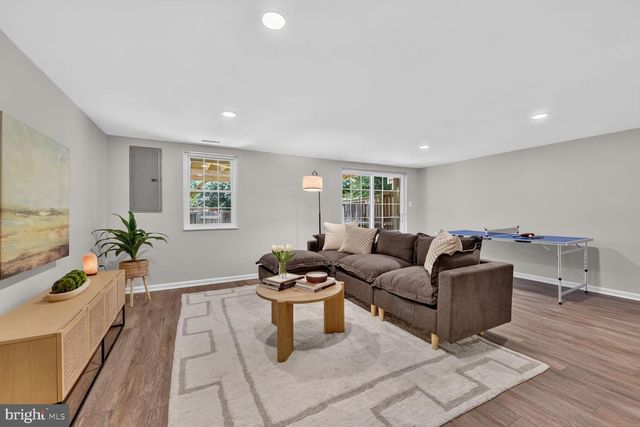 3926 COLLIS OAK CT, Fairfax, VA 22033