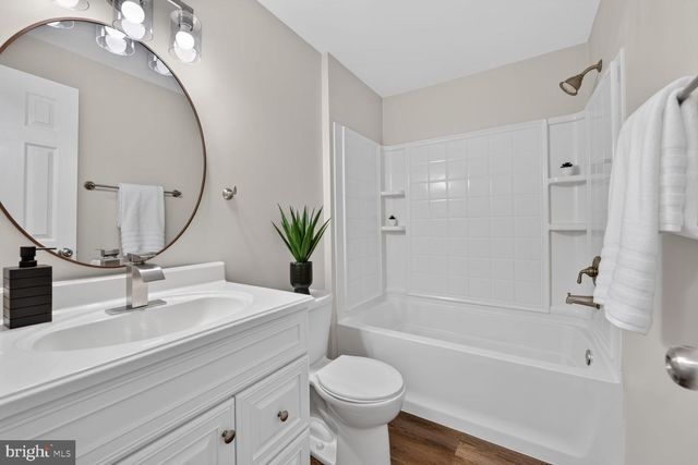 3926 COLLIS OAK CT, Fairfax, VA 22033