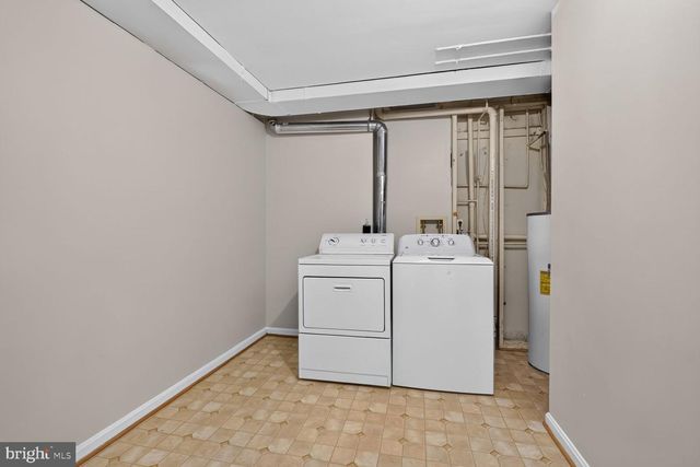 3926 COLLIS OAK CT, Fairfax, VA 22033
