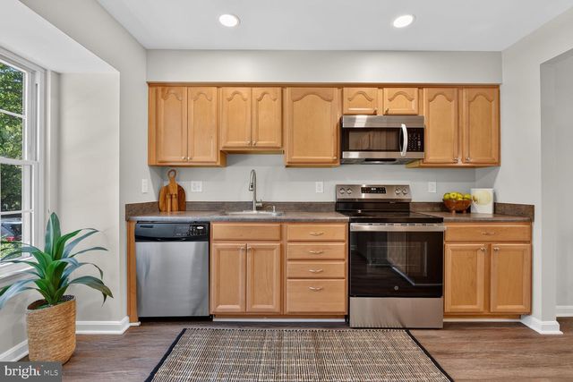 3926 COLLIS OAK CT, Fairfax, VA 22033