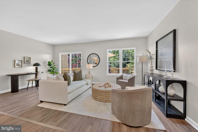 3926 COLLIS OAK CT, Fairfax, VA 22033