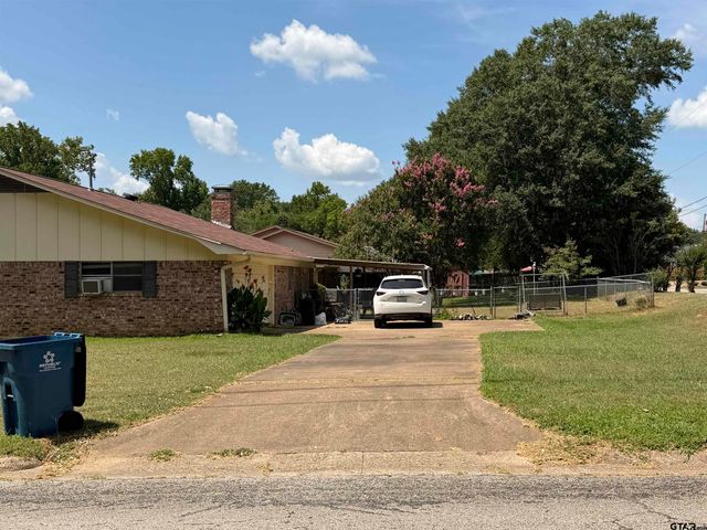 828 Willow Creek, Jacksonville, TX 75766