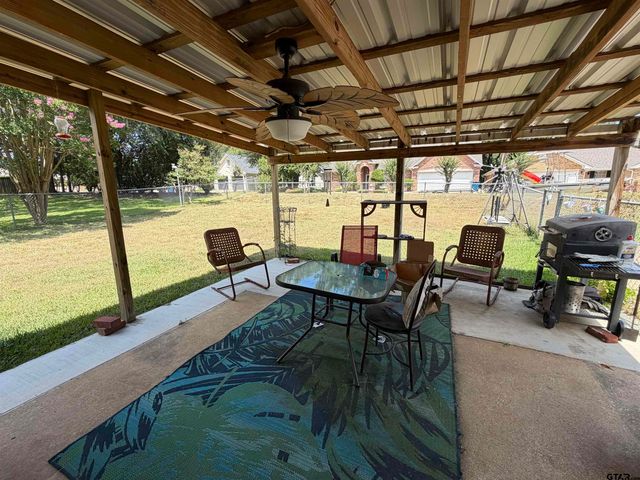 828 Willow Creek, Jacksonville, TX 75766