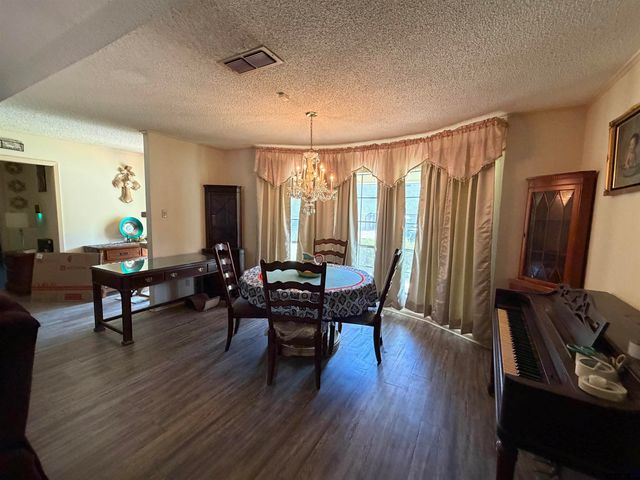 828 Willow Creek, Jacksonville, TX 75766