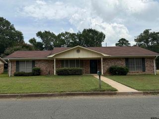 828 Willow Creek, Jacksonville, TX 75766