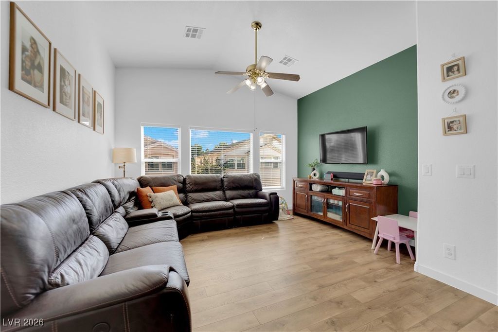 Image 8 of property listing at 5528 Stacked Chips Road 101, Las Vegas, NV 89122