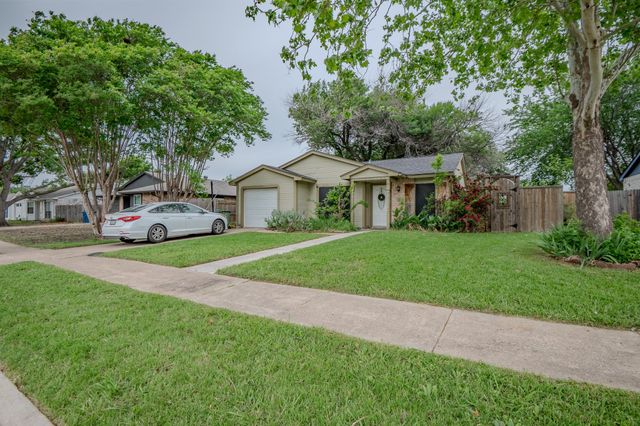 4220 Malone Avenue, The Colony, TX 75056