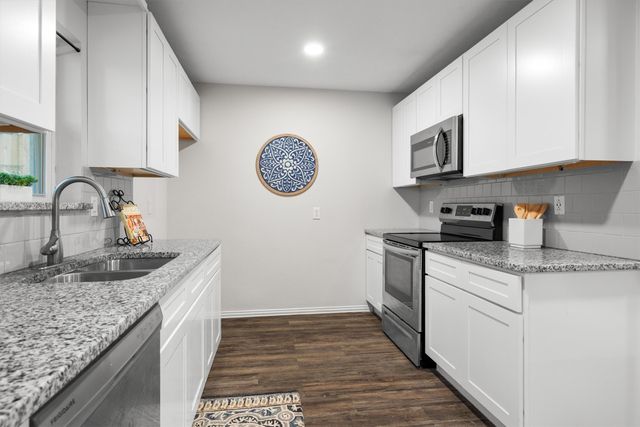 1050 Winterwood Drive, Lewisville, TX 75067