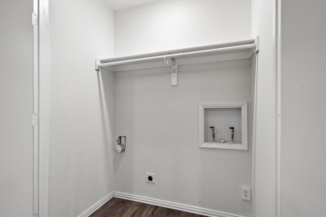 1050 Winterwood Drive, Lewisville, TX 75067