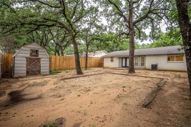 1050 Winterwood Drive, Lewisville, TX 75067