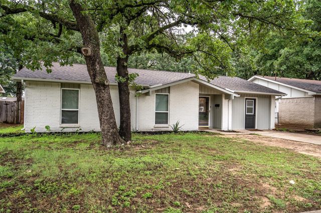 1050 Winterwood Drive, Lewisville, TX 75067