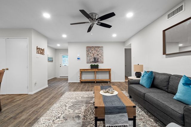 1050 Winterwood Drive, Lewisville, TX 75067