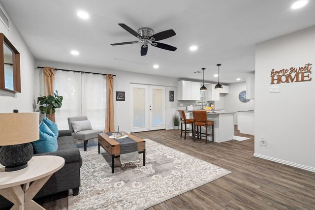 1050 Winterwood Drive, Lewisville, TX 75067