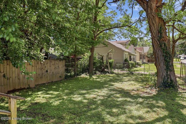 1442 Shingo Ave, Louisville, KY 40215