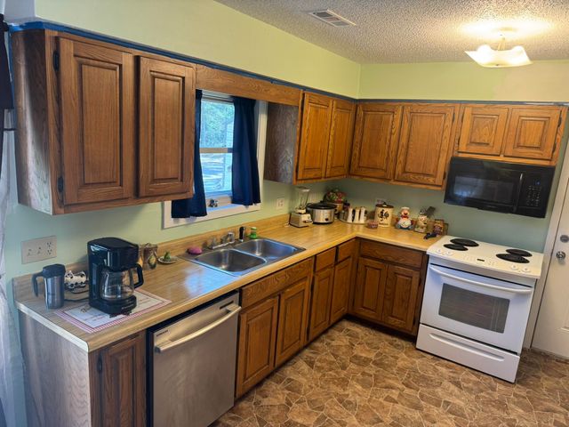 14 Barber Drive, Hardy, AR 72542