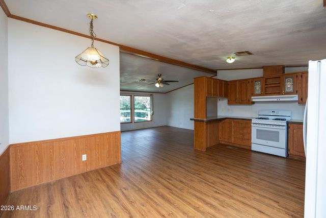 522 E Navajo Street, Huachuca City, AZ 85616