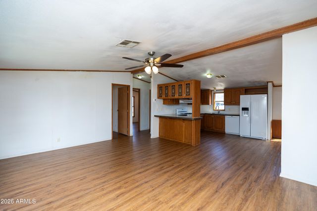 522 E Navajo Street, Huachuca City, AZ 85616