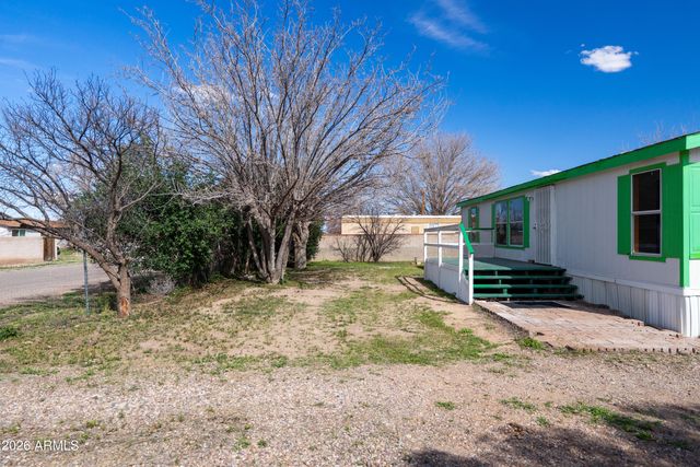 522 E Navajo Street, Huachuca City, AZ 85616