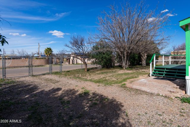 522 E Navajo Street, Huachuca City, AZ 85616