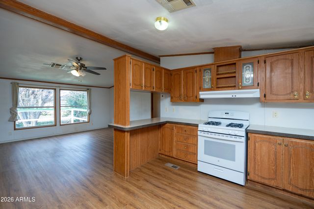 522 E Navajo Street, Huachuca City, AZ 85616