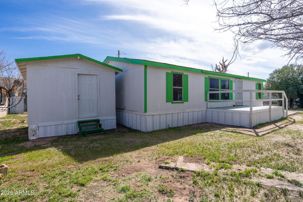 522 E Navajo Street, Huachuca City, AZ 85616
