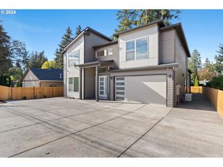 1801 Se BROOKWOOD Ave, Hillsboro, OR 97123
