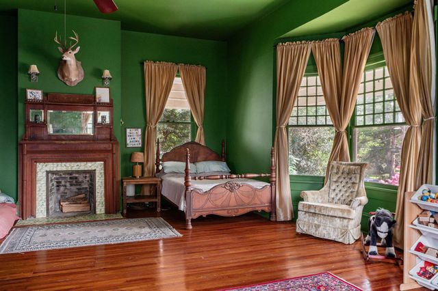 124 N Hamilton ST, Gonzales, TX 78629