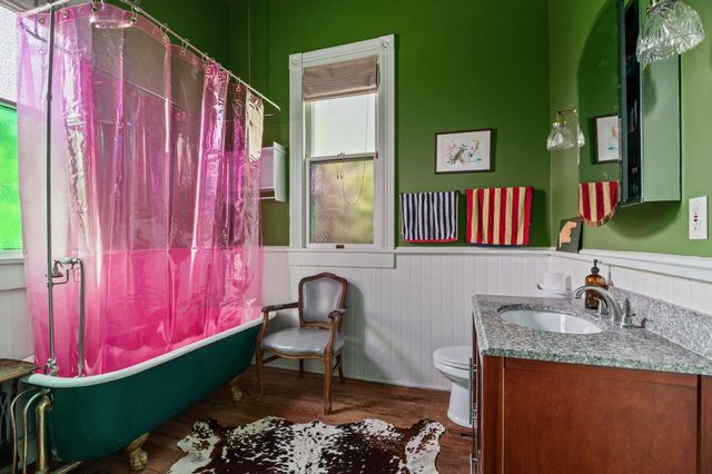 124 N Hamilton ST, Gonzales, TX 78629