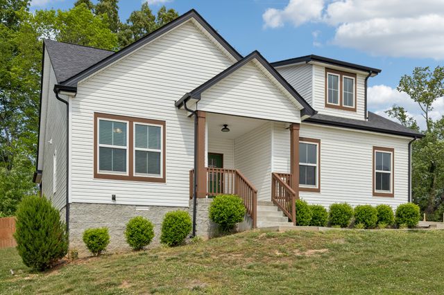 1050 Spicer Dr, Clarksville, TN 37042