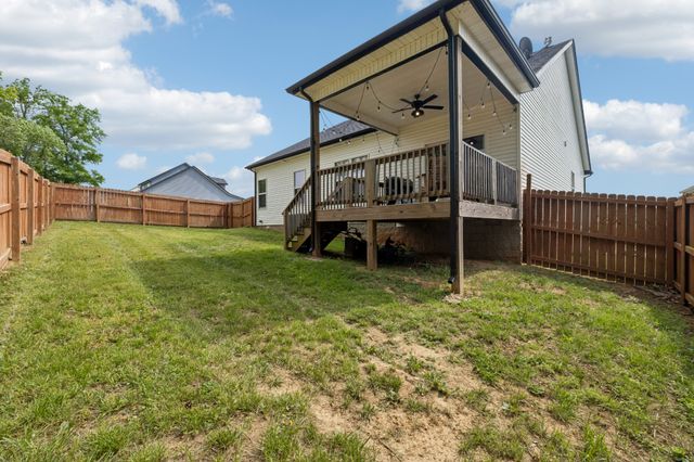 1050 Spicer Dr, Clarksville, TN 37042