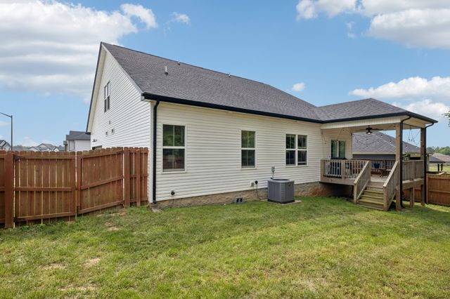 1050 Spicer Dr, Clarksville, TN 37042