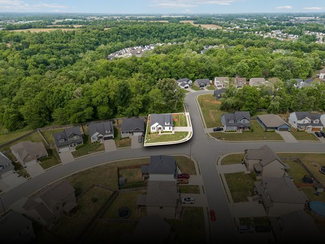 1050 Spicer Dr, Clarksville, TN 37042