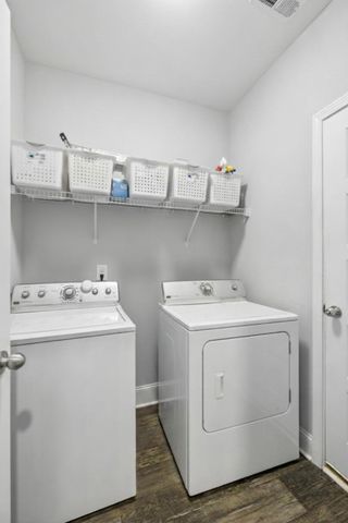 1050 Spicer Dr, Clarksville, TN 37042