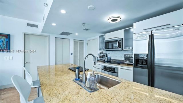 185 SW 7 th street 2911, Miami, FL 33130