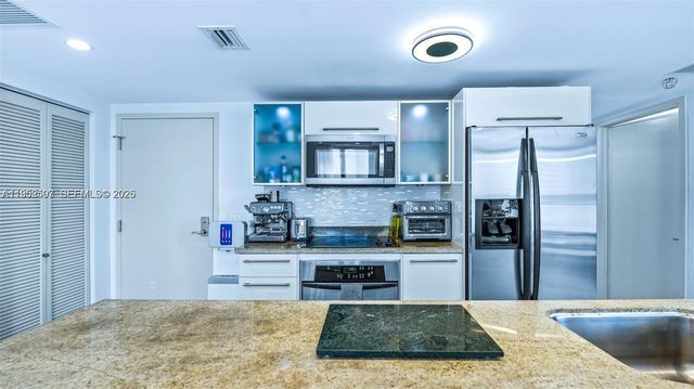 185 SW 7 th street 2911, Miami, FL 33130