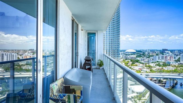 185 SW 7 th street 2911, Miami, FL 33130