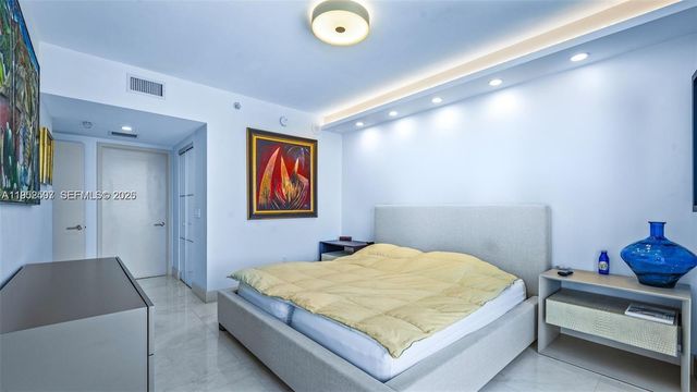 185 SW 7 th street 2911, Miami, FL 33130