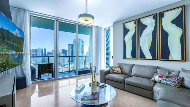 185 SW 7 th street 2911, Miami, FL 33130