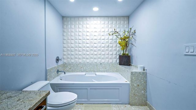 185 SW 7 th street 2911, Miami, FL 33130