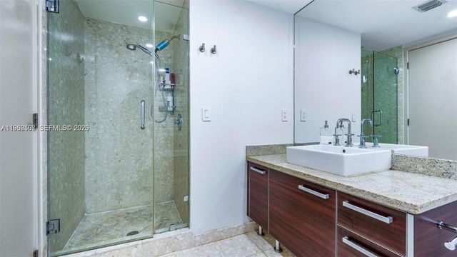 185 SW 7 th street 2911, Miami, FL 33130