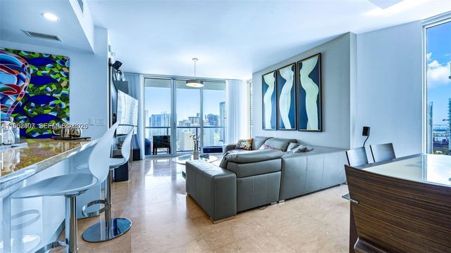 185 SW 7 th street 2911, Miami, FL 33130