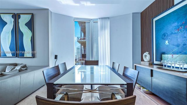 185 SW 7 th street 2911, Miami, FL 33130