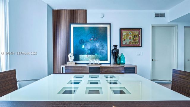 185 SW 7 th street 2911, Miami, FL 33130