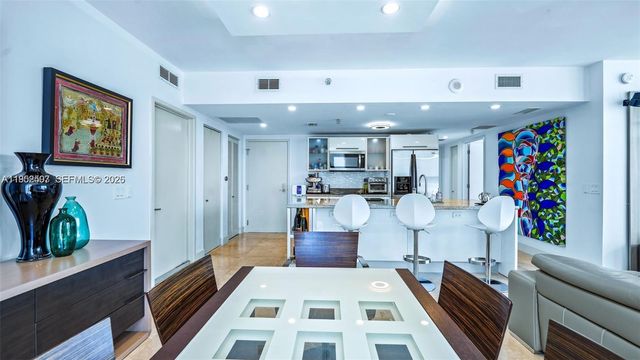 185 SW 7 th street 2911, Miami, FL 33130